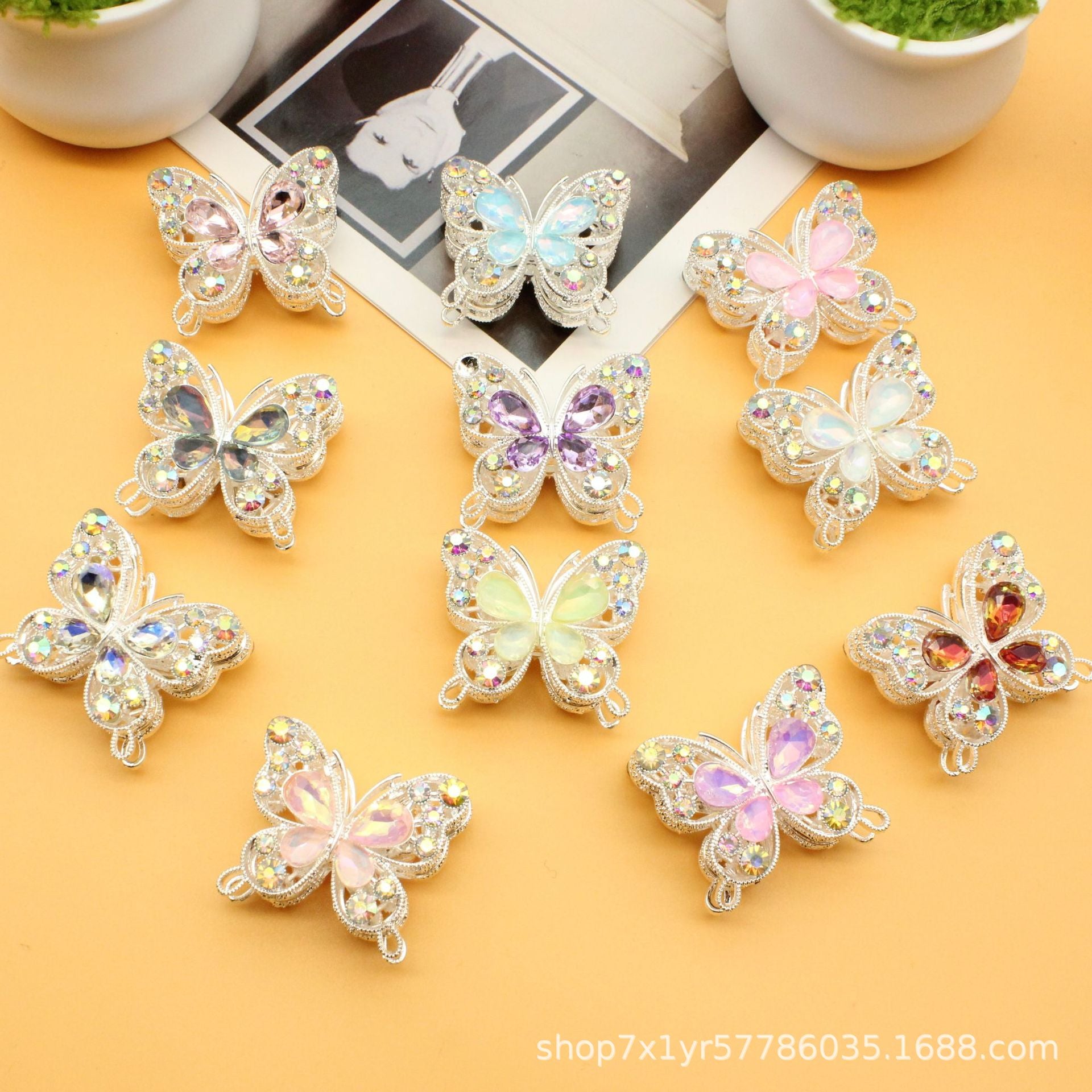 Alloy butterfly can be used for DIY bracelets, keychains, necklaces, accessories, ornaments, crystal beads and loose beads