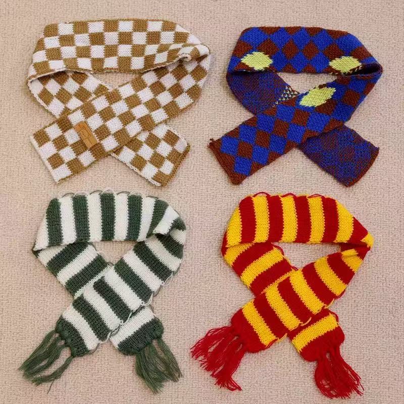 DIY scarf with colorful striped dolls